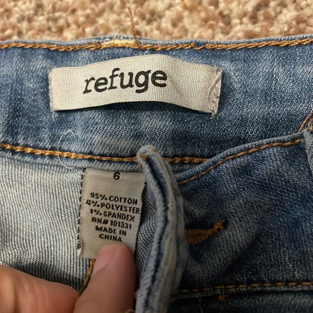 Light Wash Ripped Jeans - Picture 3 of 4